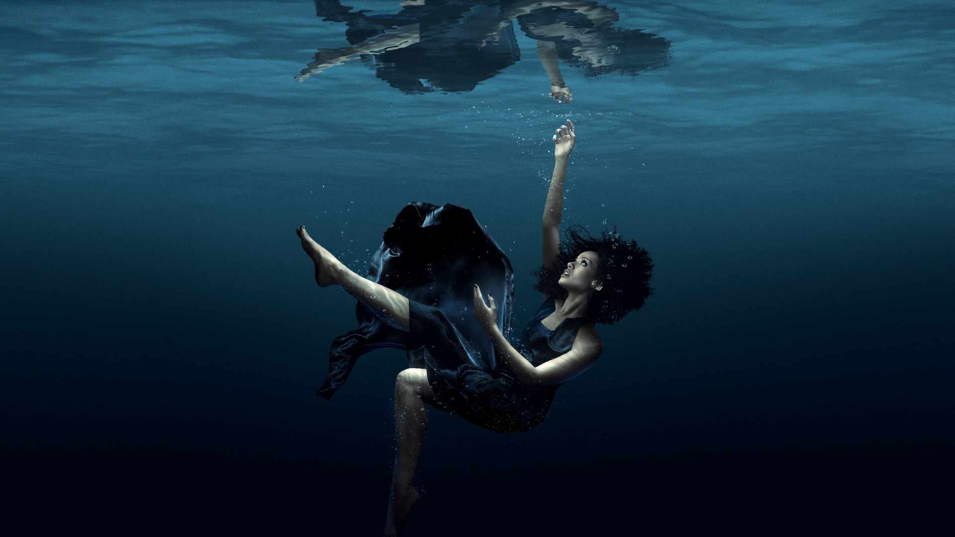 Bề Nổi (Phần 1) - Surface (Season 1)