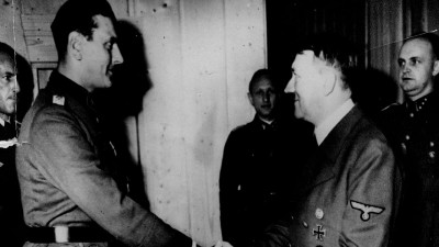Kẻ nguy hiểm nhất châu Âu: Otto Skorzeny ở Tây Ban Nha Europe's Most Dangerous Man: Otto Skorzeny in Spain