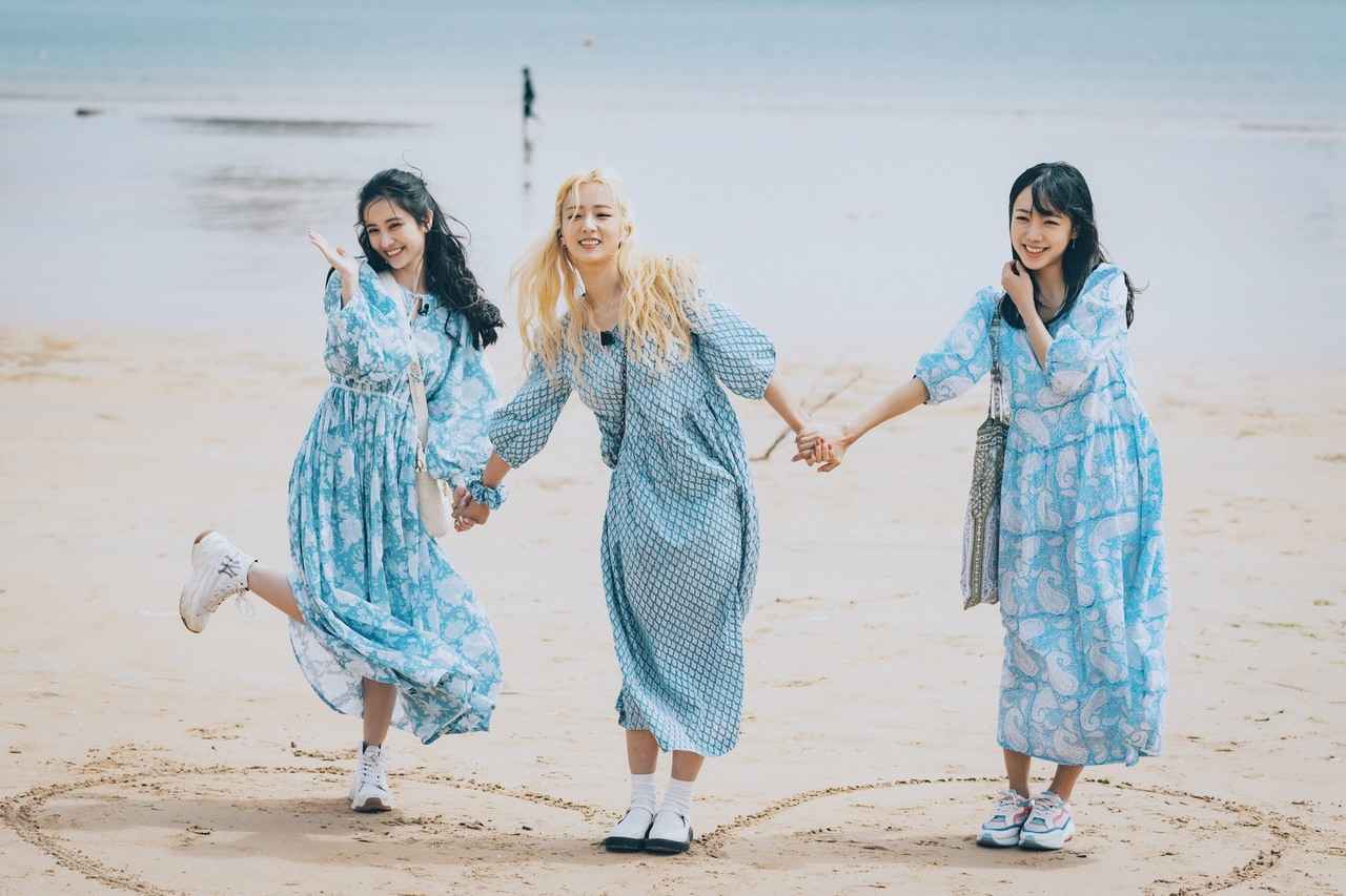 Người Đồng Hành: Bạn Là Ai? Tripmate: Who Are You?