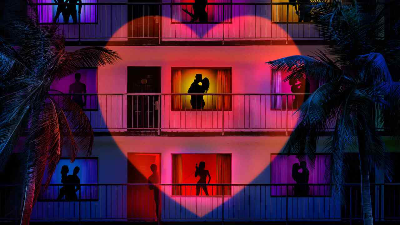 Sneaky Links: Dating After Dark